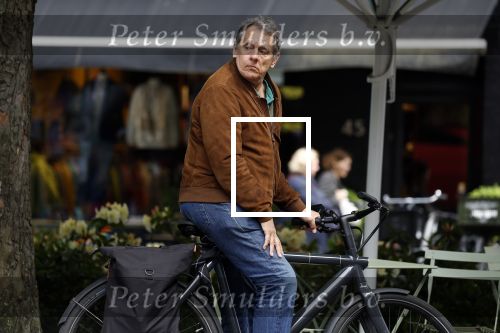 Amsterdam 12 mei 2023
Dick Maas en zijn vrouw Esme Lammers doen terrasje in Amsterdam zuid.