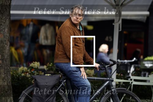 Amsterdam 12 mei 2023
Dick Maas en zijn vrouw Esme Lammers doen terrasje in Amsterdam zuid.