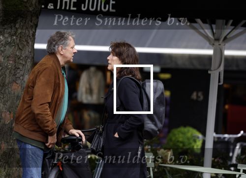 Amsterdam 12 mei 2023
Dick Maas en zijn vrouw Esme Lammers doen terrasje in Amsterdam zuid.