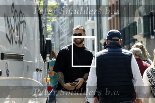 Amsterdam 13 mei 2023
Donny Roelvink met zijn nieuwe vriendin in het centrum van Amsterdam.