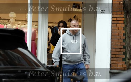 Amsterdam 5 mei 2023
Amandag Balk en haar vriend Ed den Hollander op straat in Amsterdam zuid. Ed rijdt in een prachtige Rolls Royce.