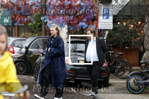 Amsterdam 5 mei 2023
Frank Evenblij met zijn vriendin aan het winkelen in Amsterdam zuid