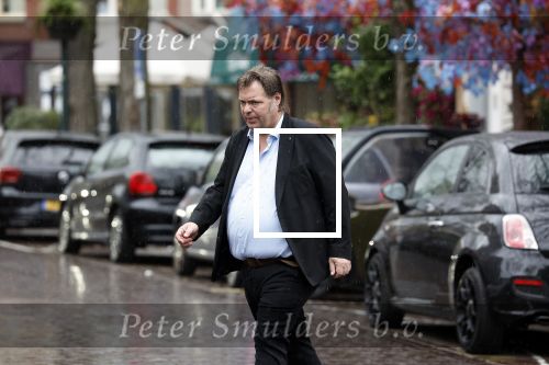 Amsterdam 5 mei 2023
Frank Evenblij met zijn vriendin aan het winkelen in Amsterdam zuid