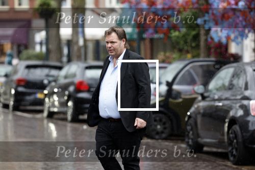 Amsterdam 5 mei 2023
Frank Evenblij met zijn vriendin aan het winkelen in Amsterdam zuid