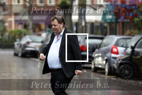 Amsterdam 5 mei 2023
Frank Evenblij met zijn vriendin aan het winkelen in Amsterdam zuid