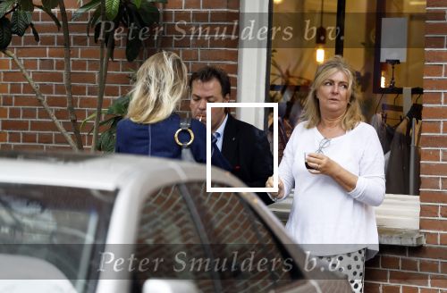 Amsterdam 5 mei 2023
Frank Evenblij met zijn vriendin aan het winkelen in Amsterdam zuid
