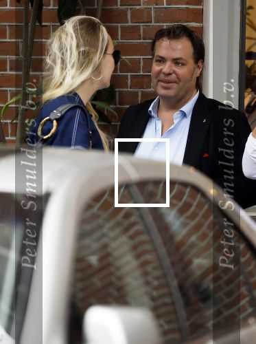 Amsterdam 5 mei 2023
Frank Evenblij met zijn vriendin aan het winkelen in Amsterdam zuid