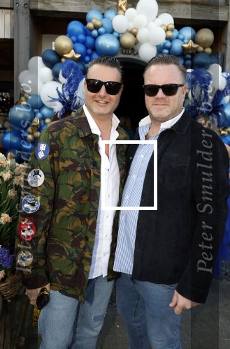 Noorden  30 april 2023
Gerard Joling viert zijn 63e verjaardag.
Fred v Leer met een vriend