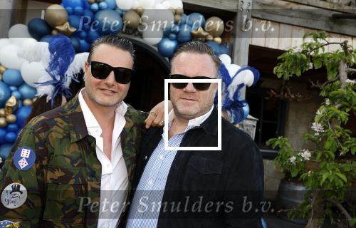 Noorden  30 april 2023
Gerard Joling viert zijn 63e verjaardag.
Fred v Leer met een vriend