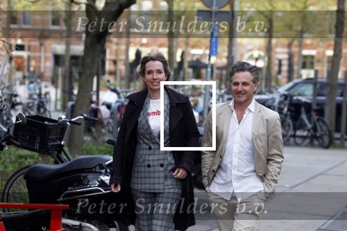 Amsterdam 24 april 2023
Premiere Zomer in Frankrijk in het ketelhuis met in de hoofdrollen oa Jasmine Sendar , Jan Kooijman , Fockeline Ouwerkerk Tjebbo Gerritsma en Marc de Cloe .
Frederik Brom met partner Nienke Romer