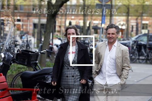 Amsterdam 24 april 2023
Premiere Zomer in Frankrijk in het ketelhuis met in de hoofdrollen oa Jasmine Sendar , Jan Kooijman , Fockeline Ouwerkerk Tjebbo Gerritsma en Marc de Cloe .
Frederik Brom met partner Nienke Romer