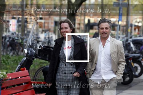 Amsterdam 24 april 2023
Premiere Zomer in Frankrijk in het ketelhuis met in de hoofdrollen oa Jasmine Sendar , Jan Kooijman , Fockeline Ouwerkerk Tjebbo Gerritsma en Marc de Cloe .
Frederik Brom met partner Nienke Romer