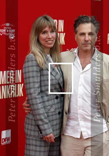 Amsterdam 24 april 2023
Premiere Zomer in Frankrijk in het ketelhuis met in de hoofdrollen oa Jasmine Sendar , Jan Kooijman , Fockeline Ouwerkerk Tjebbo Gerritsma en Marc de Cloe .
Frederik Brom met partner Nienke Romer