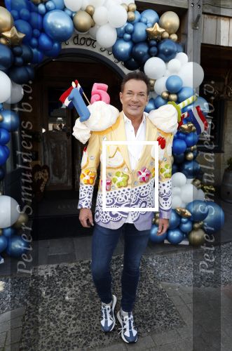Noorden  30 april 2023
Gerard Joling viert zijn 63e verjaardag.