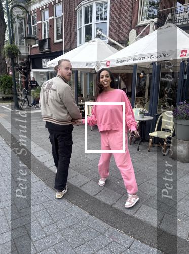 Amsterdam 15 mei 2023
Glennis Grace met haar nieuwe vriend Boyd in Amsterdam zuid.
Foto\'s met Iphone 14 Max Pro