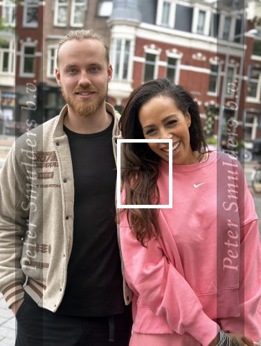 Amsterdam 15 mei 2023
Glennis Grace met haar nieuwe vriend Boyd in Amsterdam zuid.
Foto\'s met Iphone 14 Max Pro