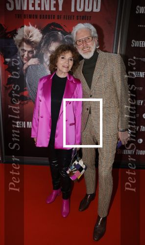 Amsterdam 21 april 2023
Premiere Sweeney Todd in het DeLaMar theater geproduceerd door Medialane.
Henriette Tol met partner
