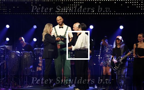 Amsterdam 22 mei 2023
Uitreiking Buma awards in Tuschinski Amsterdam.
Herman v Veen ontving uit handen van zijn dochters Babette v Veen en Anne v Veen de  lifetime Achievement award voor zijn hele carriere .Herman kwam met zijn vrouw Gaetane Bouchez.