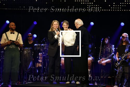 Amsterdam 22 mei 2023
Uitreiking Buma awards in Tuschinski Amsterdam.
Herman v Veen ontving uit handen van zijn dochters Babette v Veen en Anne v Veen de  lifetime Achievement award voor zijn hele carriere .Herman kwam met zijn vrouw Gaetane Bouchez.