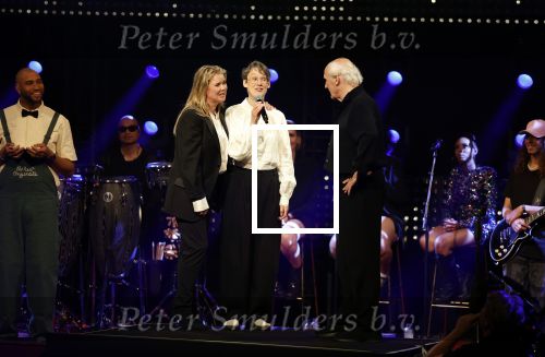 Amsterdam 22 mei 2023
Uitreiking Buma awards in Tuschinski Amsterdam.
Herman v Veen ontving uit handen van zijn dochters Babette v Veen en Anne v Veen de  lifetime Achievement award voor zijn hele carriere .Herman kwam met zijn vrouw Gaetane Bouchez.