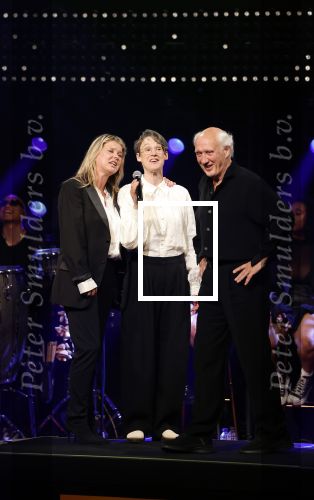 Amsterdam 22 mei 2023
Uitreiking Buma awards in Tuschinski Amsterdam.
Herman v Veen ontving uit handen van zijn dochters Babette v Veen en Anne v Veen de  lifetime Achievement award voor zijn hele carriere .Herman kwam met zijn vrouw Gaetane Bouchez.