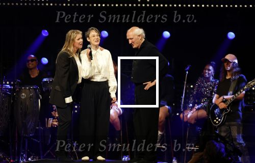 Amsterdam 22 mei 2023
Uitreiking Buma awards in Tuschinski Amsterdam.
Herman v Veen ontving uit handen van zijn dochters Babette v Veen en Anne v Veen de  lifetime Achievement award voor zijn hele carriere .Herman kwam met zijn vrouw Gaetane Bouchez.