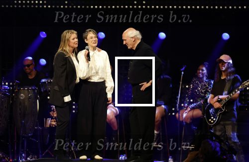 Amsterdam 22 mei 2023
Uitreiking Buma awards in Tuschinski Amsterdam.
Herman v Veen ontving uit handen van zijn dochters Babette v Veen en Anne v Veen de  lifetime Achievement award voor zijn hele carriere .Herman kwam met zijn vrouw Gaetane Bouchez.
