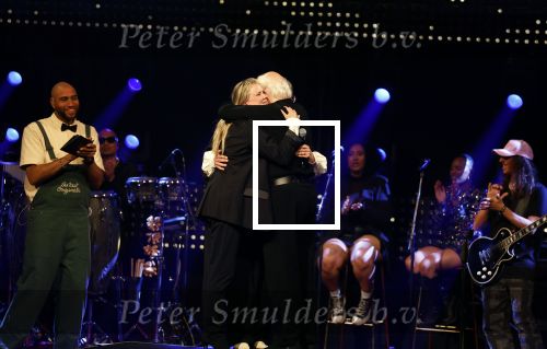 Amsterdam 22 mei 2023
Uitreiking Buma awards in Tuschinski Amsterdam.
Herman v Veen ontving uit handen van zijn dochters Babette v Veen en Anne v Veen de  lifetime Achievement award voor zijn hele carriere .Herman kwam met zijn vrouw Gaetane Bouchez.
