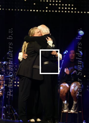 Amsterdam 22 mei 2023
Uitreiking Buma awards in Tuschinski Amsterdam.
Herman v Veen ontving uit handen van zijn dochters Babette v Veen en Anne v Veen de  lifetime Achievement award voor zijn hele carriere .Herman kwam met zijn vrouw Gaetane Bouchez.