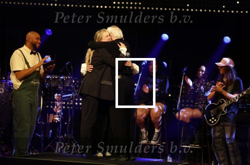 Amsterdam 22 mei 2023
Uitreiking Buma awards in Tuschinski Amsterdam.
Herman v Veen ontving uit handen van zijn dochters Babette v Veen en Anne v Veen de  lifetime Achievement award voor zijn hele carriere .Herman kwam met zijn vrouw Gaetane Bouchez.
