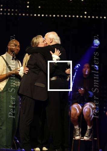 Amsterdam 22 mei 2023
Uitreiking Buma awards in Tuschinski Amsterdam.
Herman v Veen ontving uit handen van zijn dochters Babette v Veen en Anne v Veen de  lifetime Achievement award voor zijn hele carriere .Herman kwam met zijn vrouw Gaetane Bouchez.