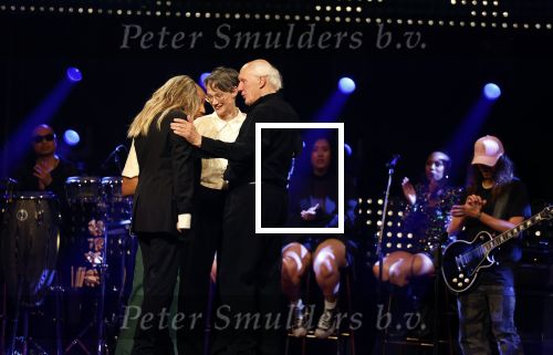Amsterdam 22 mei 2023
Uitreiking Buma awards in Tuschinski Amsterdam.
Herman v Veen ontving uit handen van zijn dochters Babette v Veen en Anne v Veen de  lifetime Achievement award voor zijn hele carriere .Herman kwam met zijn vrouw Gaetane Bouchez.