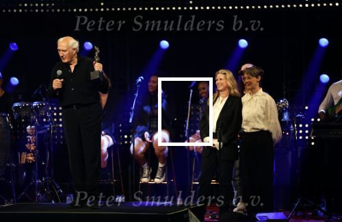 Amsterdam 22 mei 2023
Uitreiking Buma awards in Tuschinski Amsterdam.
Herman v Veen ontving uit handen van zijn dochters Babette v Veen en Anne v Veen de  lifetime Achievemnet award voor zijn hele carriere .