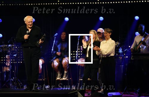 Amsterdam 22 mei 2023
Uitreiking Buma awards in Tuschinski Amsterdam.
Herman v Veen ontving uit handen van zijn dochters Babette v Veen en Anne v Veen de  lifetime Achievemnet award voor zijn hele carriere .