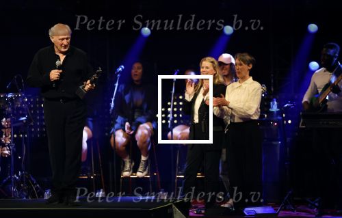Amsterdam 22 mei 2023
Uitreiking Buma awards in Tuschinski Amsterdam.
Herman v Veen ontving uit handen van zijn dochters Babette v Veen en Anne v Veen de  lifetime Achievemnet award voor zijn hele carriere .