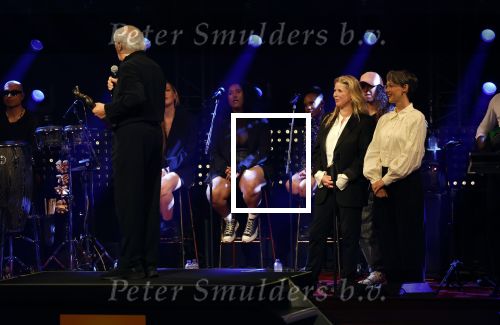 Amsterdam 22 mei 2023
Uitreiking Buma awards in Tuschinski Amsterdam.
Herman v Veen ontving uit handen van zijn dochters Babette v Veen en Anne v Veen de  lifetime Achievemnet award voor zijn hele carriere .