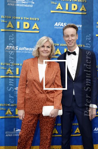 Scheveningen 23 april 2023
Premiere AIDA in het circustheater in Scheveningen .
Irene Moors met beste vriend Tijs
