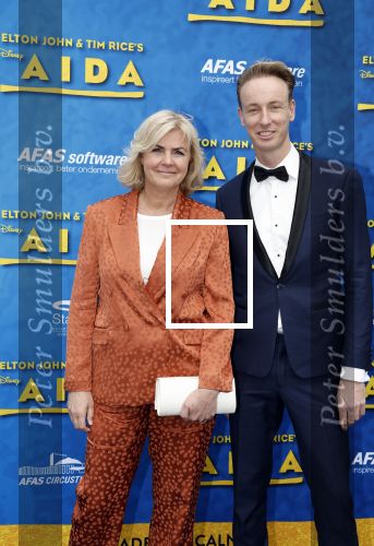 Scheveningen 23 april 2023
Premiere AIDA in het circustheater in Scheveningen .
Irene Moors met beste vriend Tijs
