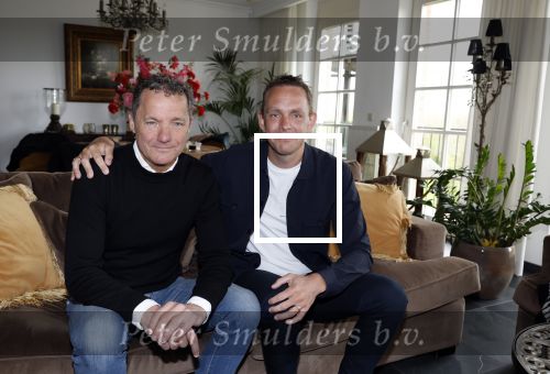 Den Bosch 24 april 2023
John de Bever en partner Kees de Bever kondigen extra concert aan en Caroline v d Plas als gast tijdens hun show in Ahoy. Ze ontvangen de pers in hun nieuwe huis / appartement.