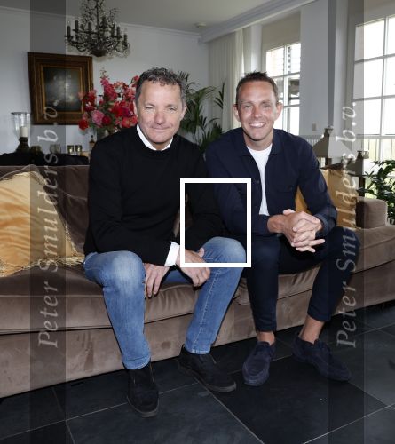 Den Bosch 24 april 2023
John de Bever en partner Kees de Bever kondigen extra concert aan en Caroline v d Plas als gast tijdens hun show in Ahoy. Ze ontvangen de pers in hun nieuwe huis / appartement.