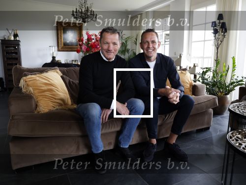 Den Bosch 24 april 2023
John de Bever en partner Kees de Bever kondigen extra concert aan en Caroline v d Plas als gast tijdens hun show in Ahoy. Ze ontvangen de pers in hun nieuwe huis / appartement.