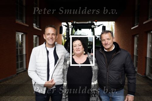 Den Bosch 24 april 2023
John de Bever en partner Kees de Bever kondigen extra concert aan en Caroline v d Plas als gast tijdens hun show in Ahoy. Ze ontvangen de pers in hun nieuwe huis / appartement.