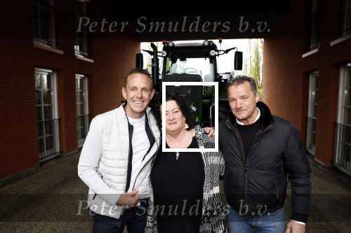 Den Bosch 24 april 2023
John de Bever en partner Kees de Bever kondigen extra concert aan en Caroline v d Plas als gast tijdens hun show in Ahoy. Ze ontvangen de pers in hun nieuwe huis / appartement.