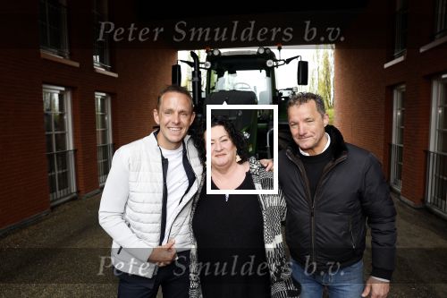 Den Bosch 24 april 2023
John de Bever en partner Kees de Bever kondigen extra concert aan en Caroline v d Plas als gast tijdens hun show in Ahoy. Ze ontvangen de pers in hun nieuwe huis / appartement.