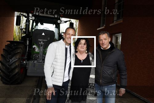 Den Bosch 24 april 2023
John de Bever en partner Kees de Bever kondigen extra concert aan en Caroline v d Plas als gast tijdens hun show in Ahoy. Ze ontvangen de pers in hun nieuwe huis / appartement.