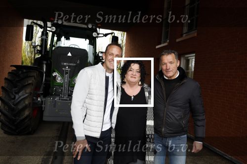 Den Bosch 24 april 2023
John de Bever en partner Kees de Bever kondigen extra concert aan en Caroline v d Plas als gast tijdens hun show in Ahoy. Ze ontvangen de pers in hun nieuwe huis / appartement.