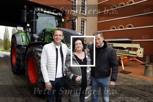Den Bosch 24 april 2023
John de Bever en partner Kees de Bever kondigen extra concert aan en Caroline v d Plas als gast tijdens hun show in Ahoy. Ze ontvangen de pers in hun nieuwe huis / appartement.