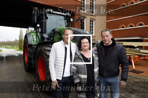 Den Bosch 24 april 2023
John de Bever en partner Kees de Bever kondigen extra concert aan en Caroline v d Plas als gast tijdens hun show in Ahoy. Ze ontvangen de pers in hun nieuwe huis / appartement.