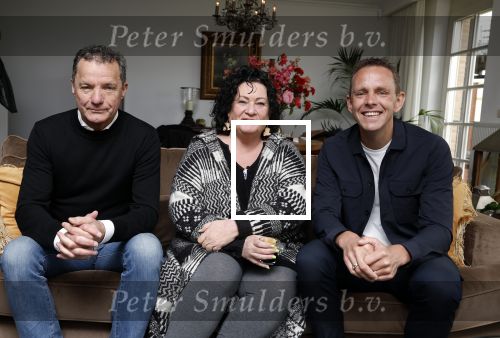 Den Bosch 24 april 2023
John de Bever en partner Kees de Bever kondigen extra concert aan en Caroline v d Plas als gast tijdens hun show in Ahoy. Ze ontvangen de pers in hun nieuwe huis / appartement.
