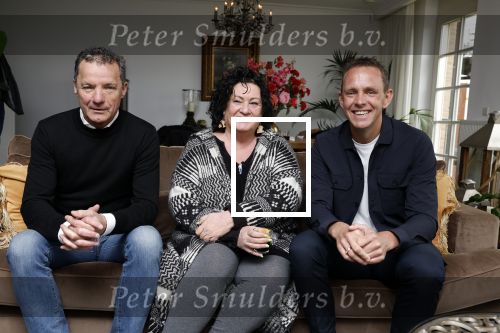 Den Bosch 24 april 2023
John de Bever en partner Kees de Bever kondigen extra concert aan en Caroline v d Plas als gast tijdens hun show in Ahoy. Ze ontvangen de pers in hun nieuwe huis / appartement.